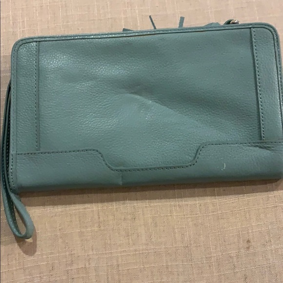 Clutch - Picture 2 of 5